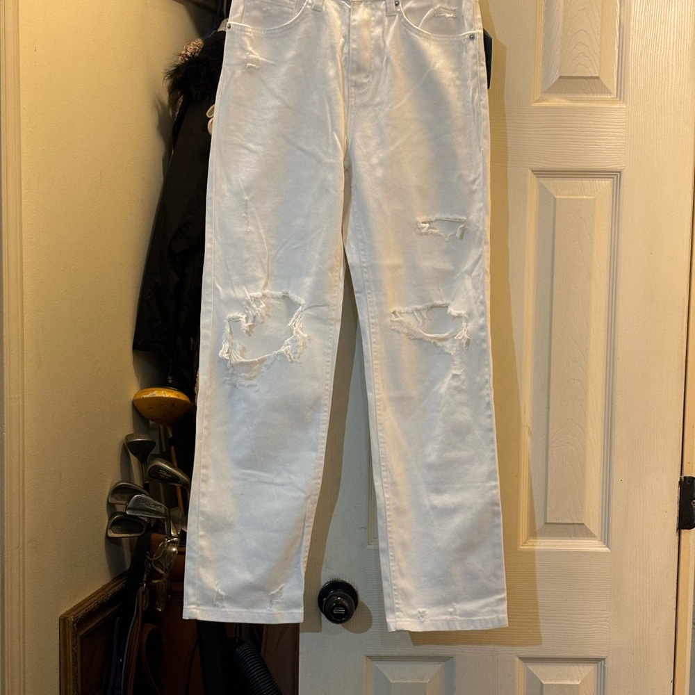 NWT - Wild Fable White Straight Leg Jeans with Distressed Knees! - Picture 9 of 9